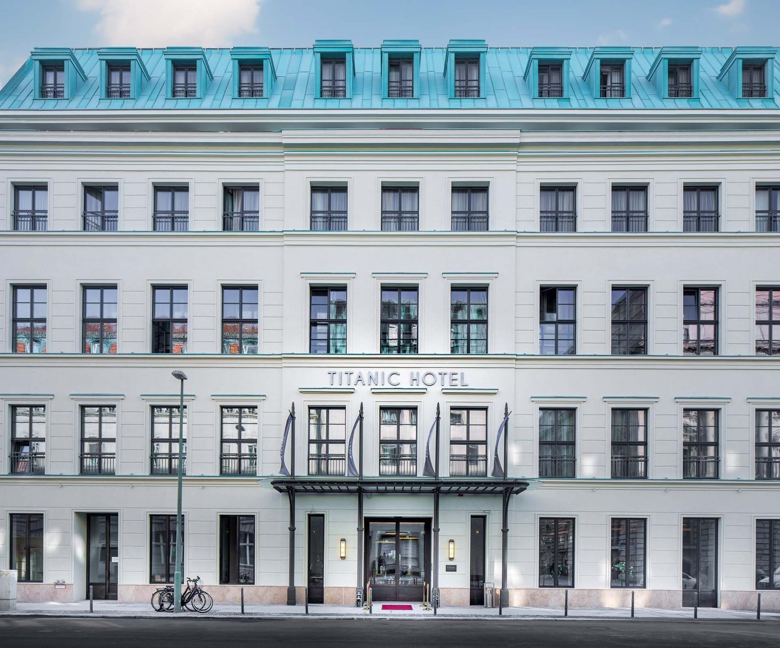Titanic Gendarmenmarkt Berlin, how it began