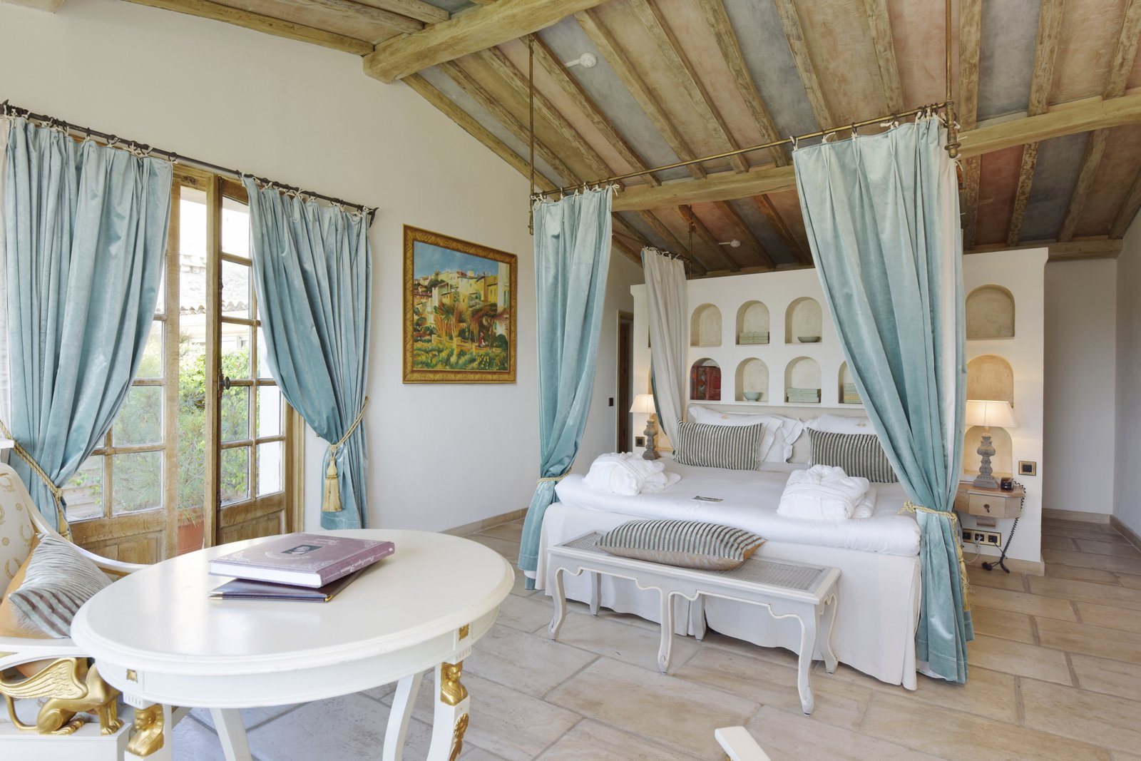 Chateau Le Cagnard, rooms
