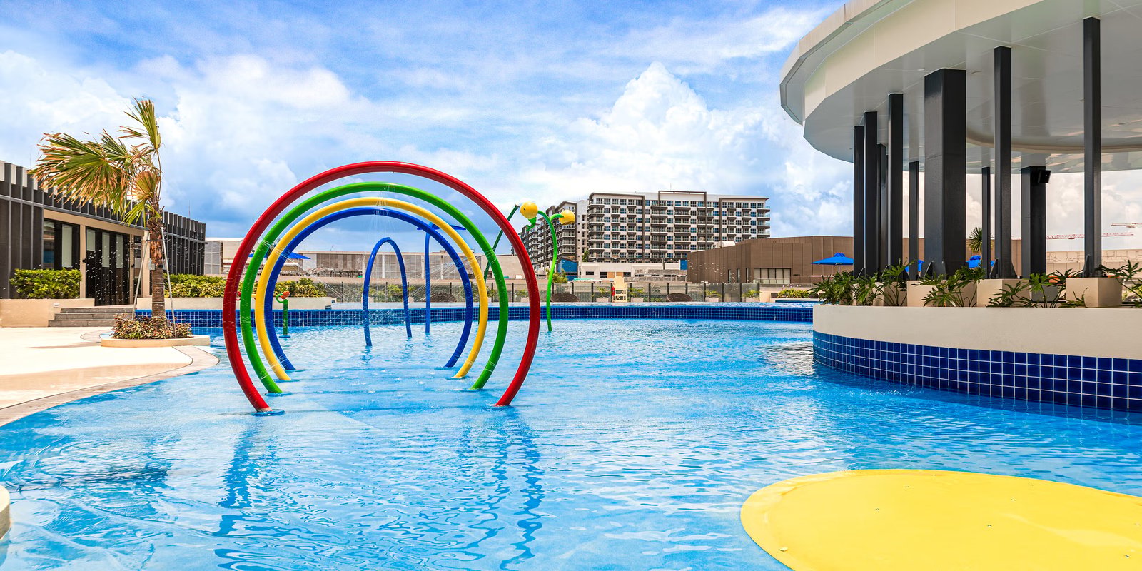 Seda Manila Bay — vibe