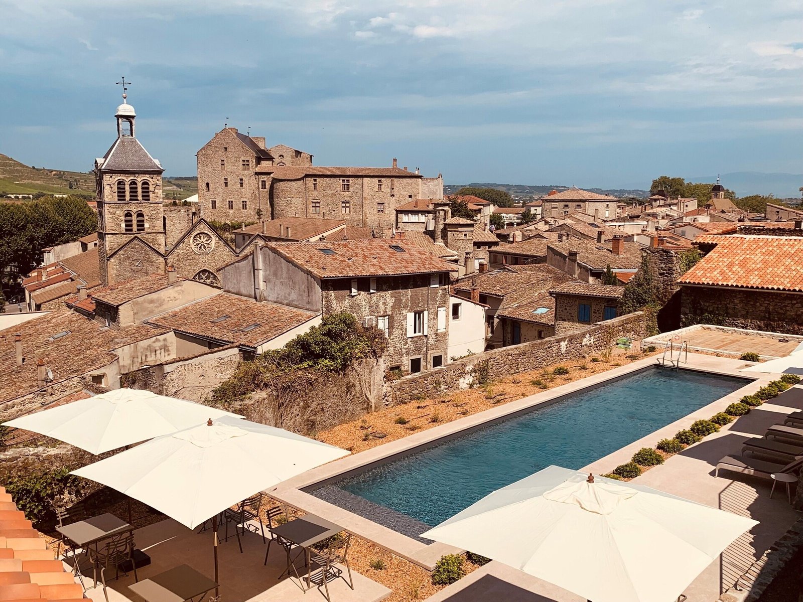 Hôtel de la Villeon, the pool