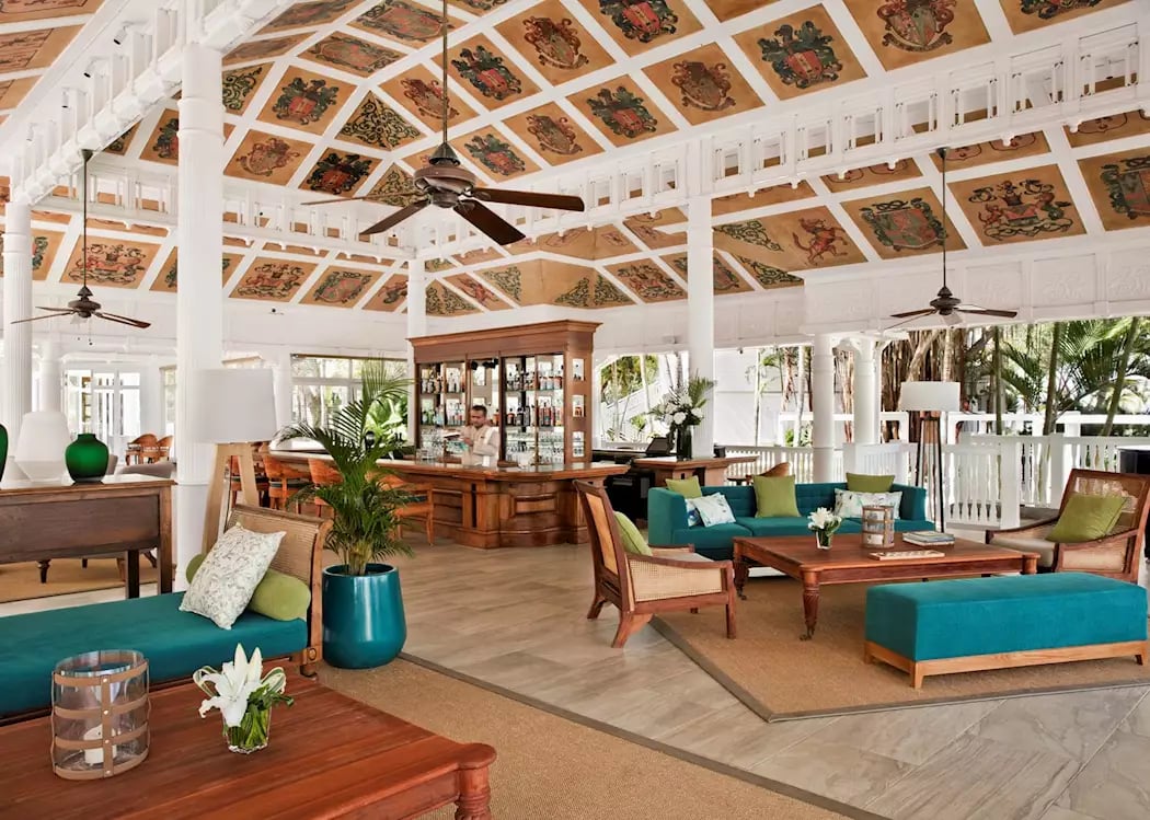 Heritage Le Telfair Golf & Wellness Resort, at the table