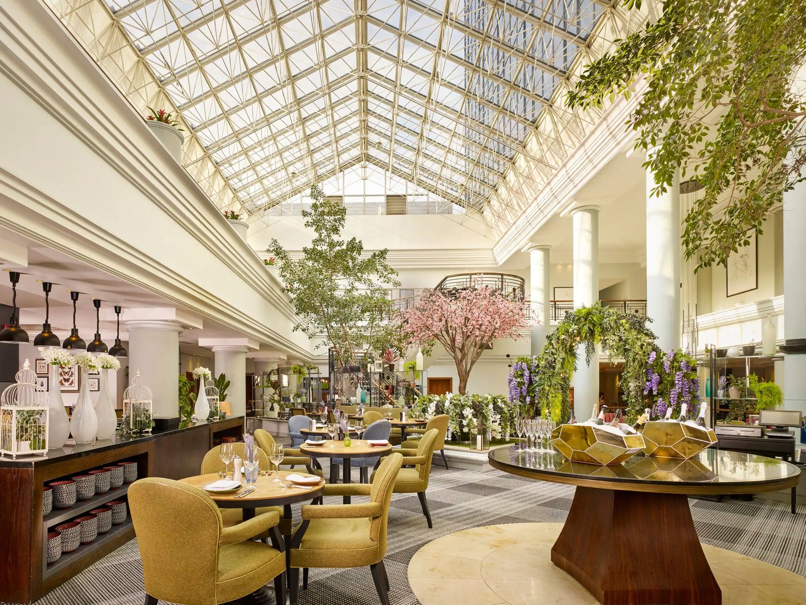 Hyatt Regency Birmingham, aria restaurant