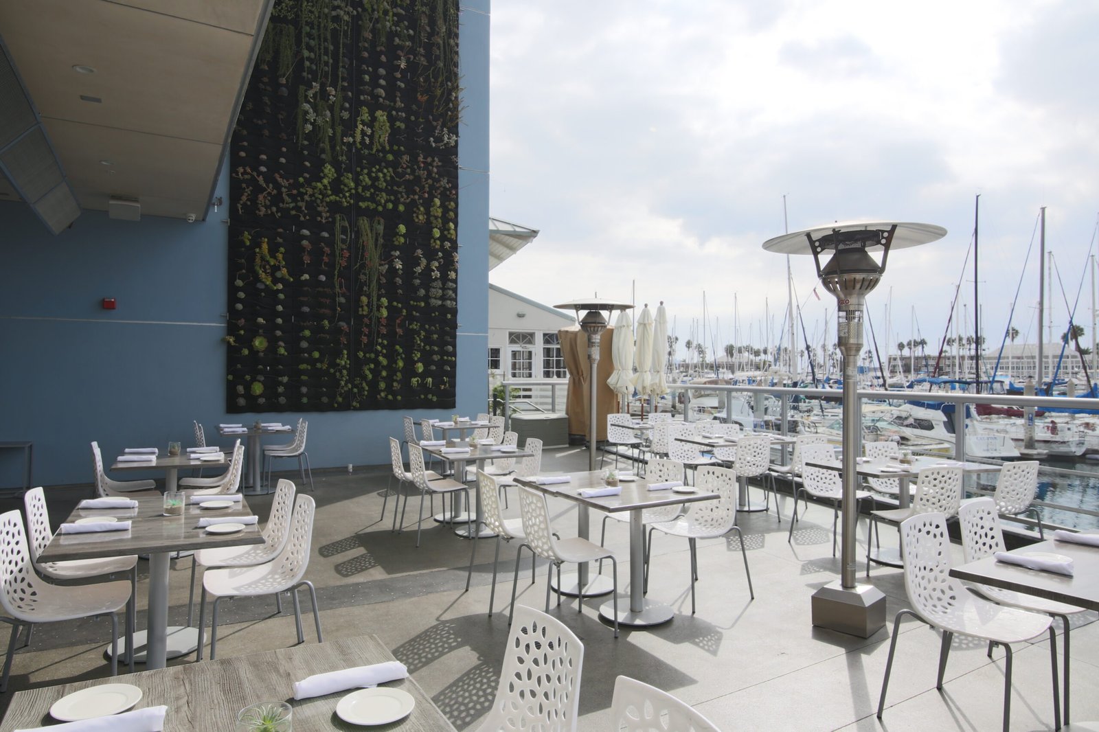 Shade Hotel Redondo Beach, sea level restaurant and lounge
