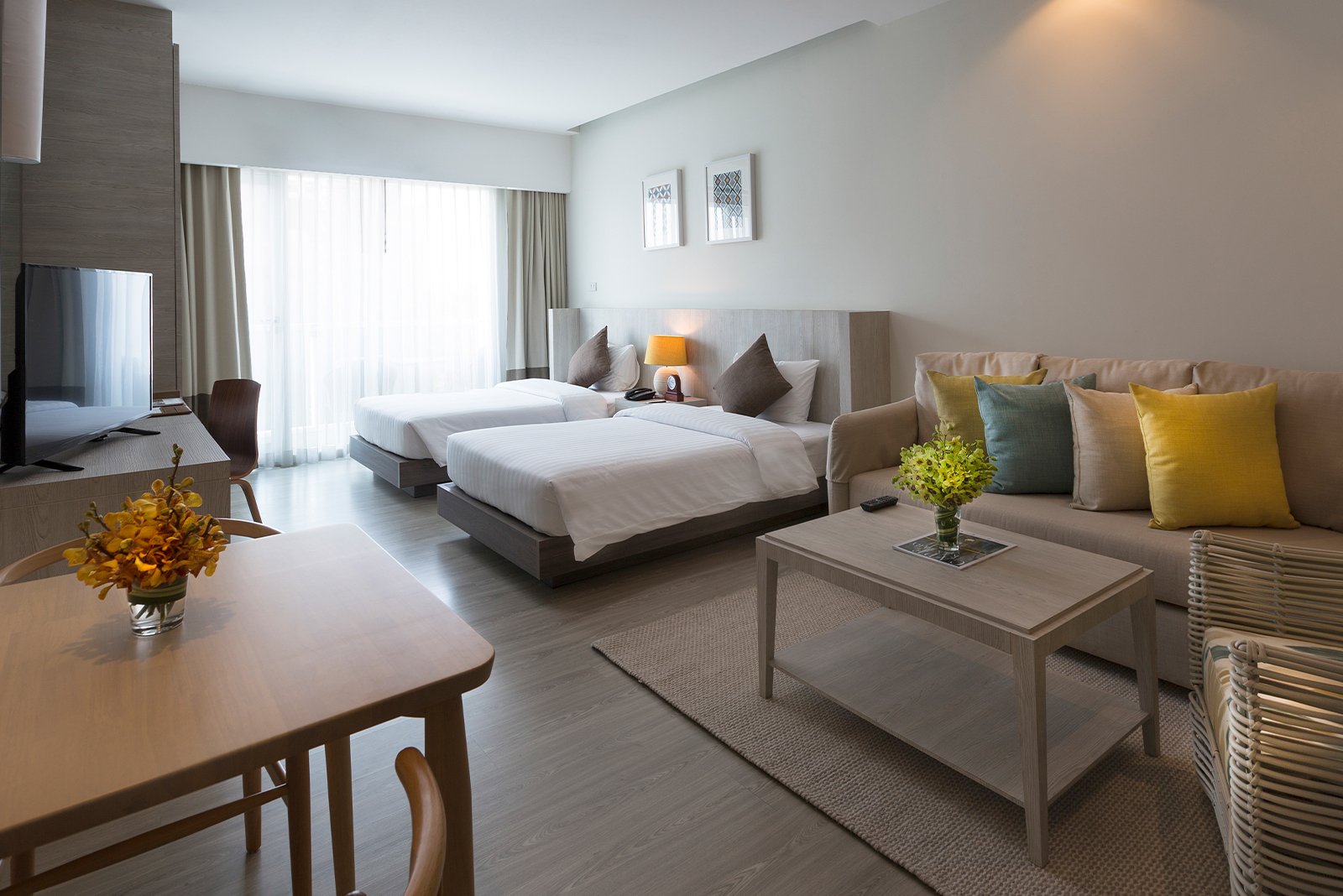 Kantary Hills Hotel — vibe