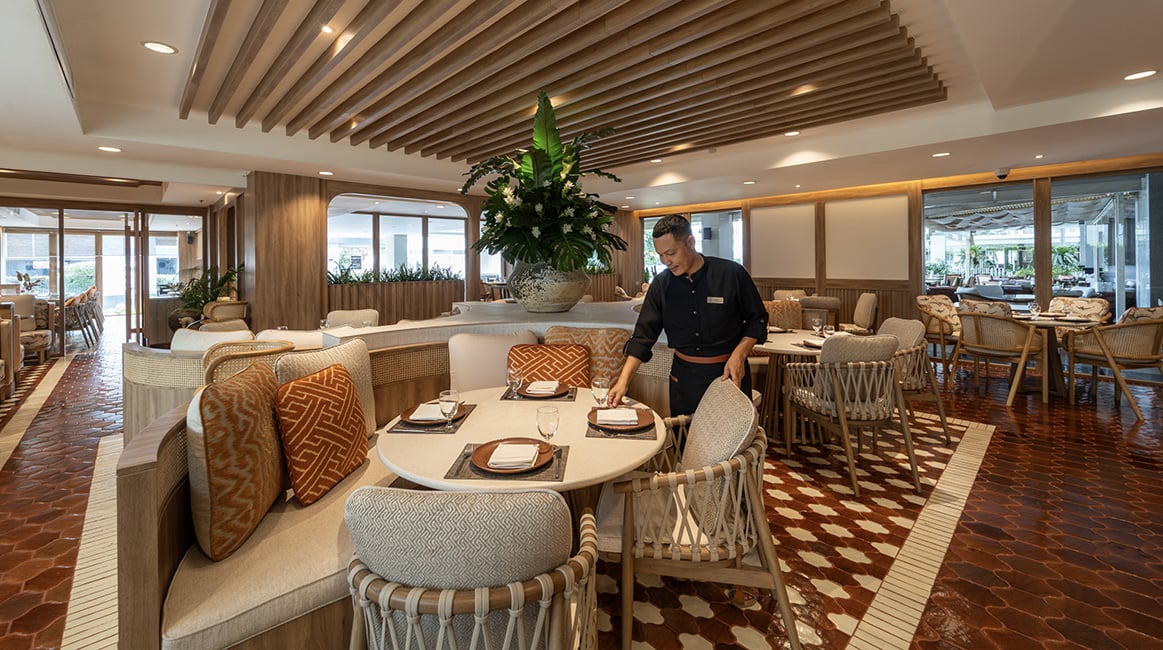 Kantary Hills Hotel — eat & drink
