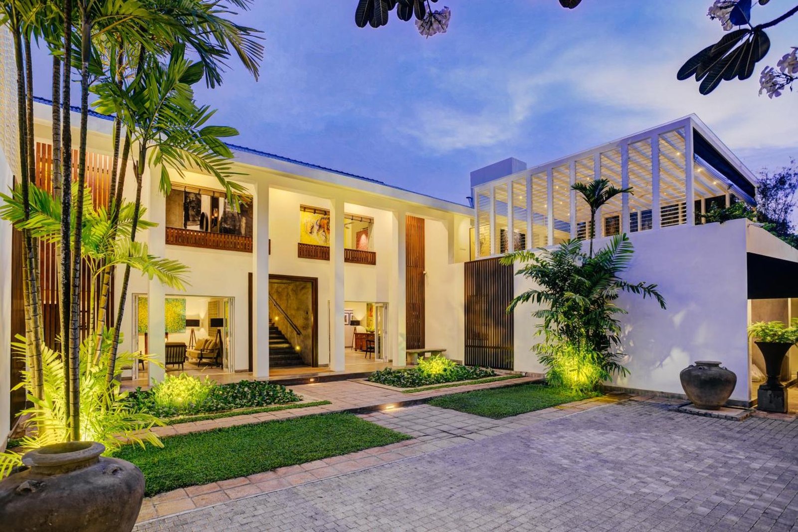 Lake Lodge - Colombo, how it began