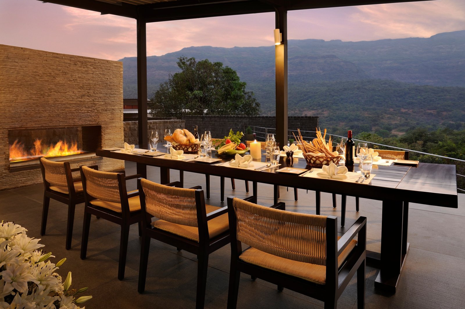 Dharana at Shillim, at the table
