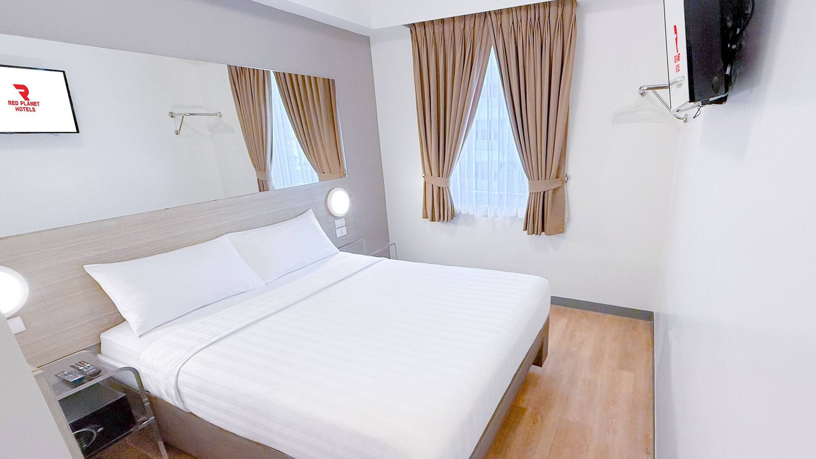 Red Planet Ortigas — rooms