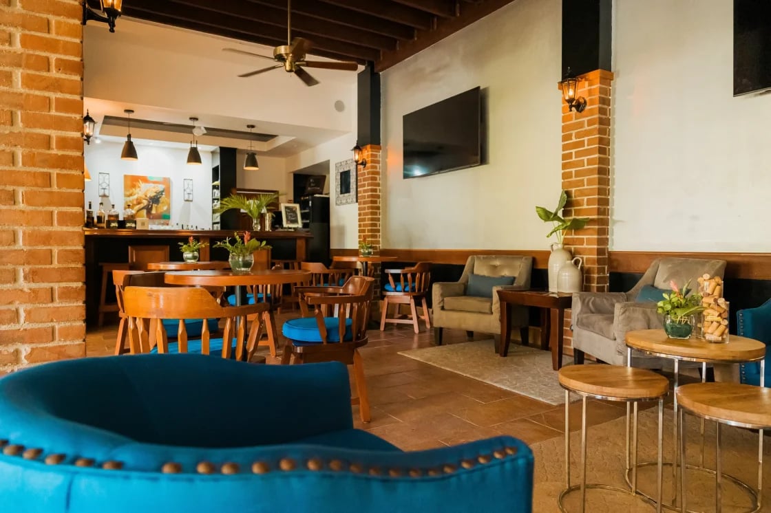 San Ignacio Resort Hotel, lobby bar