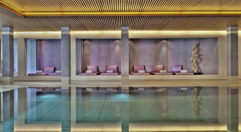 Park Gstaad, the pool
