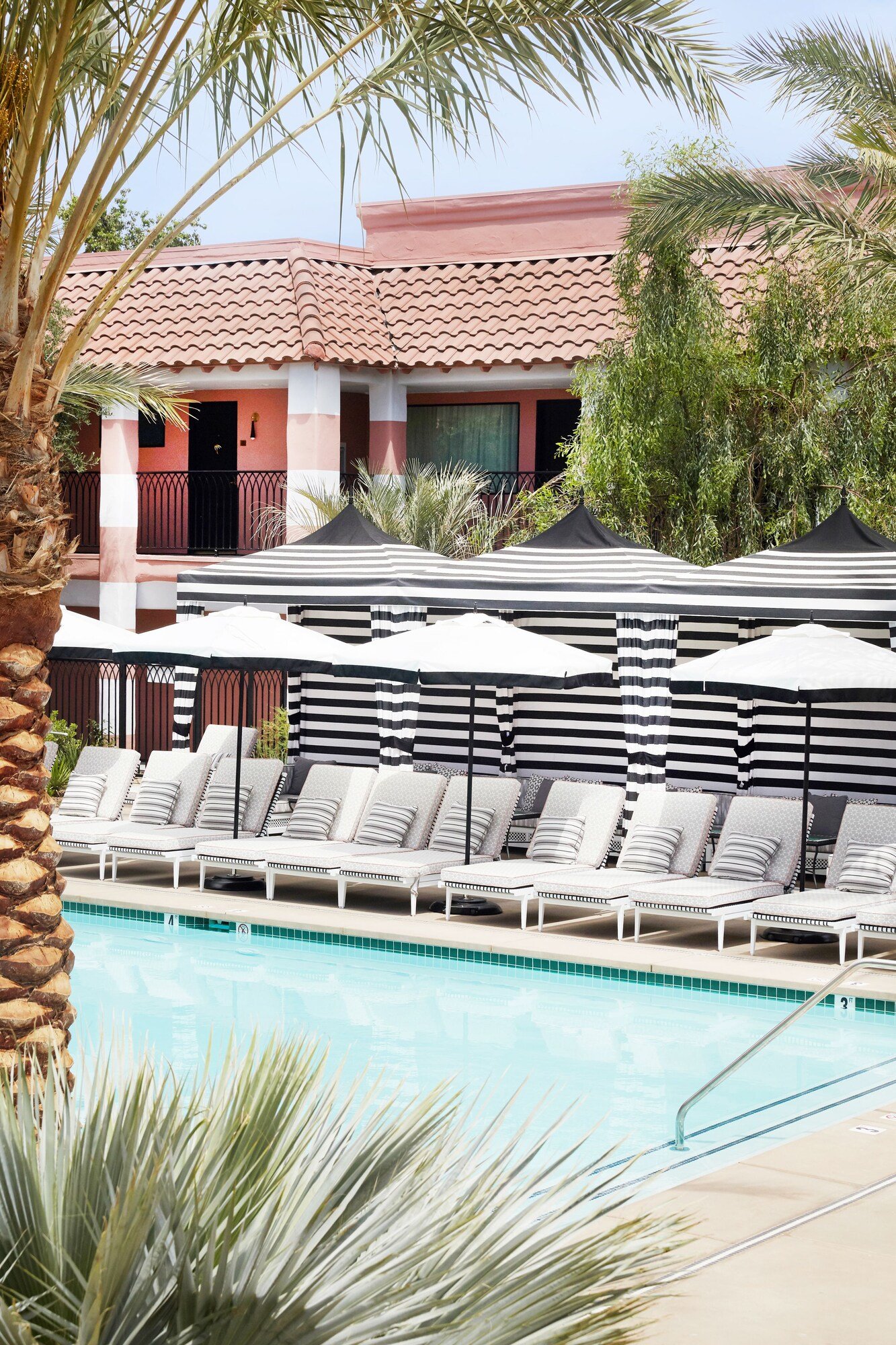 Sands Hotel & Spa, the pool