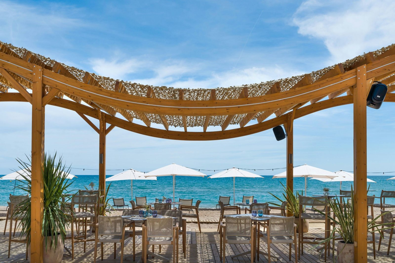 Le Méridien Ra Beach Hotel & Spa, sant salvador beach club