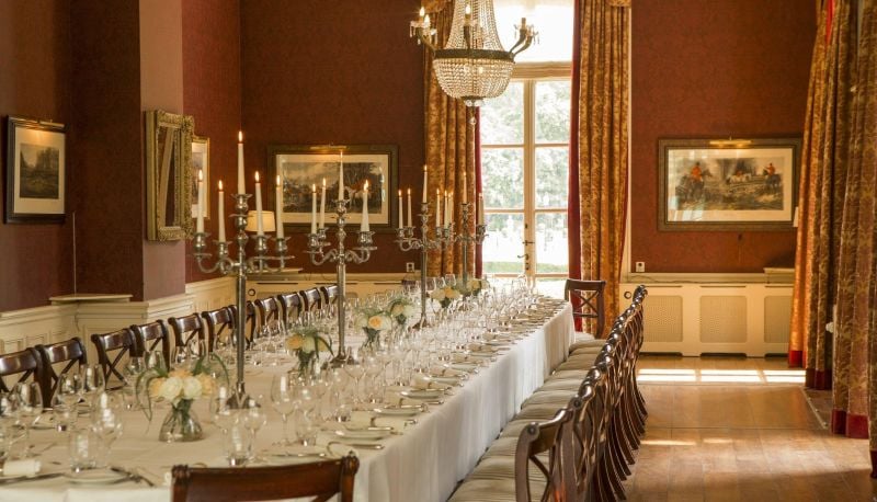 Kasteel Engelenburg, at the table
