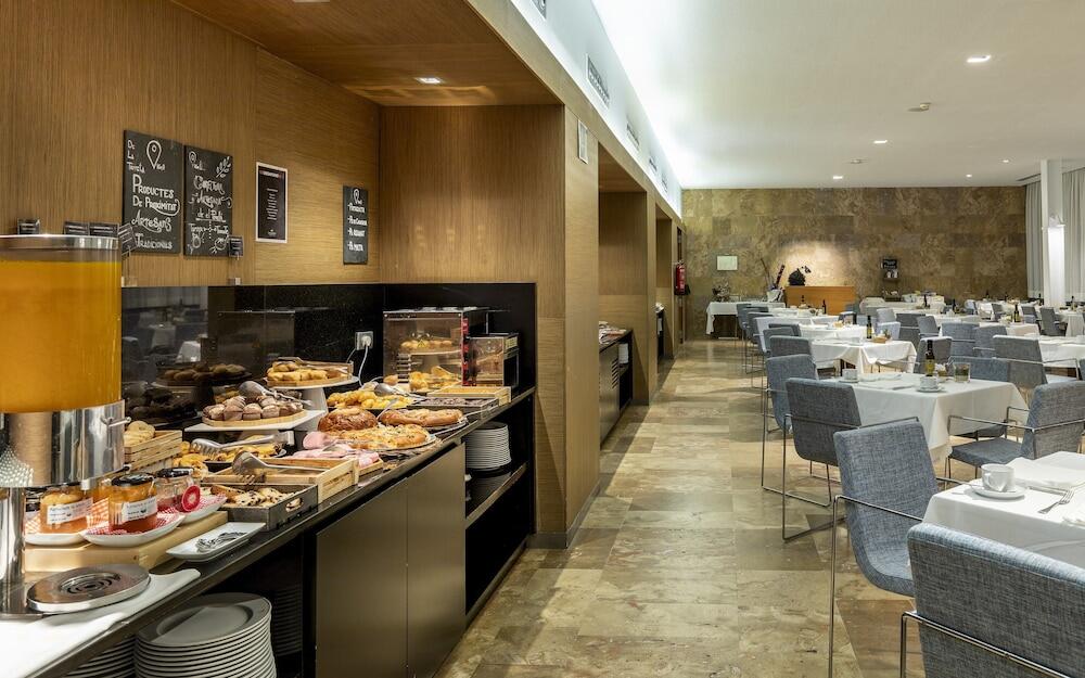 Parador de El Saler, at the table