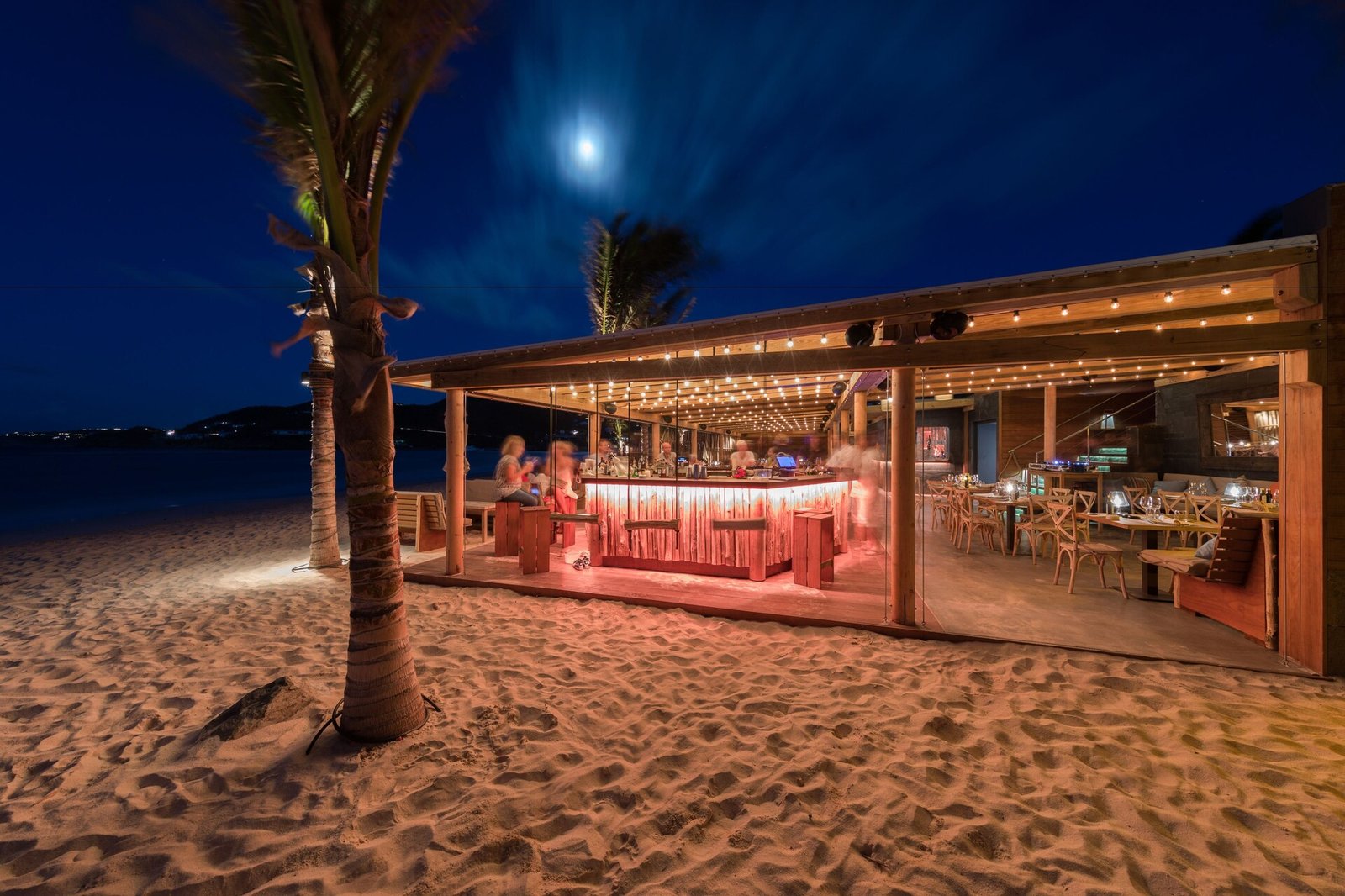 Pearl Beach Hotel, beach bar