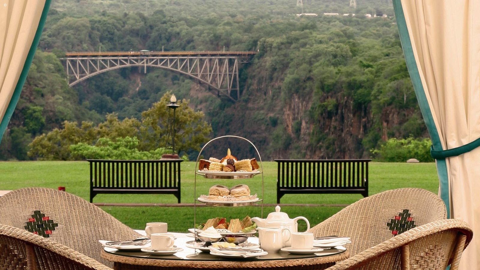 The Victoria Falls Hotel, stanley's terrace