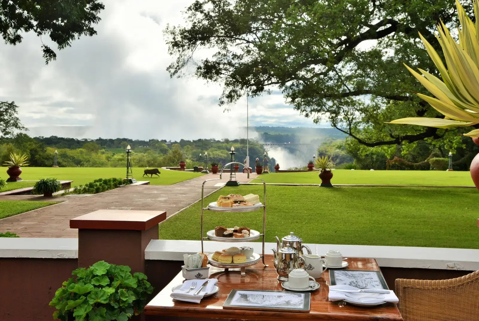 The Victoria Falls Hotel, stanley's terrace