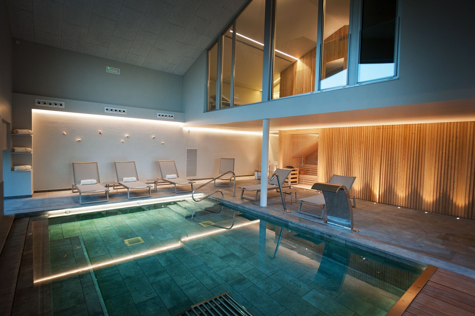 Mas Falgarona, the pool