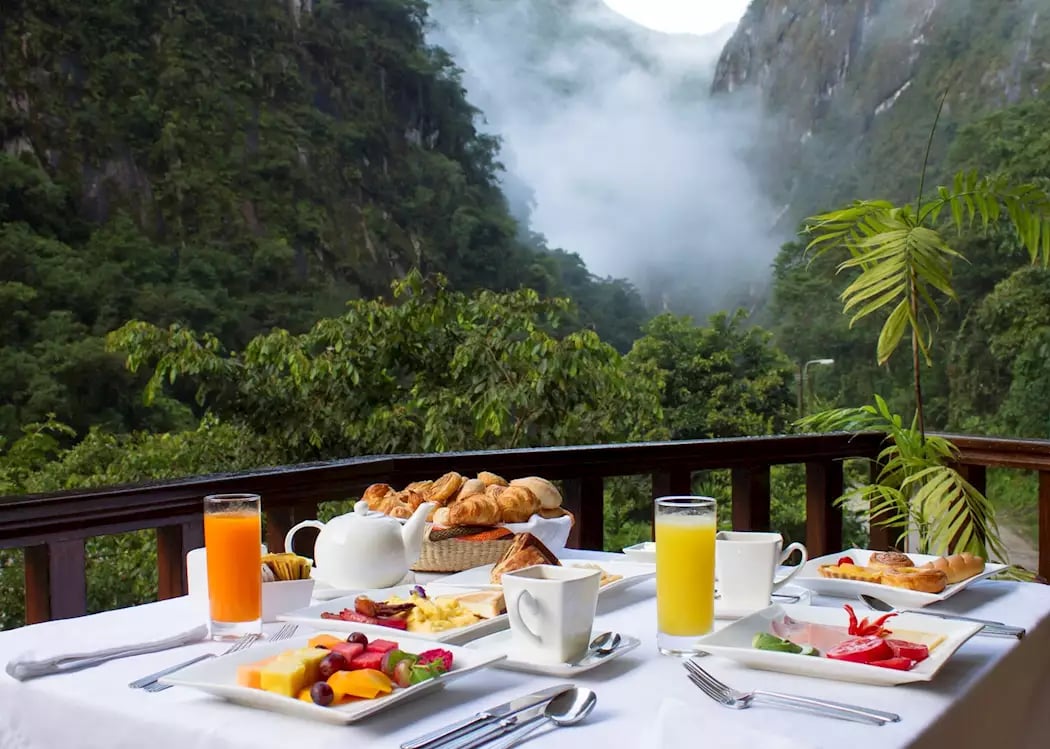 Sumaq Machu Picchu Hotel, at the table