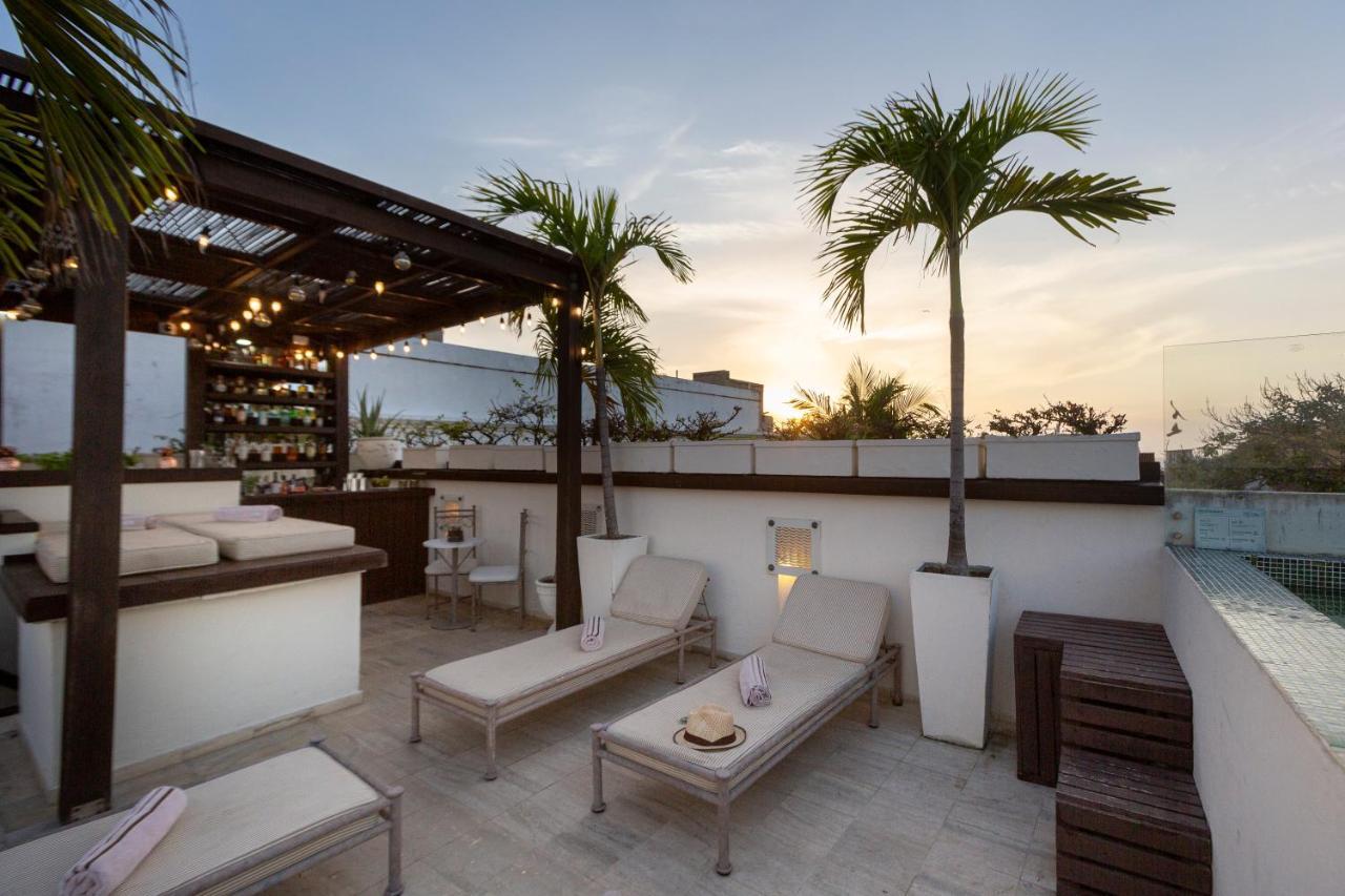 Casa de Alba Hotel Boutique, at the table