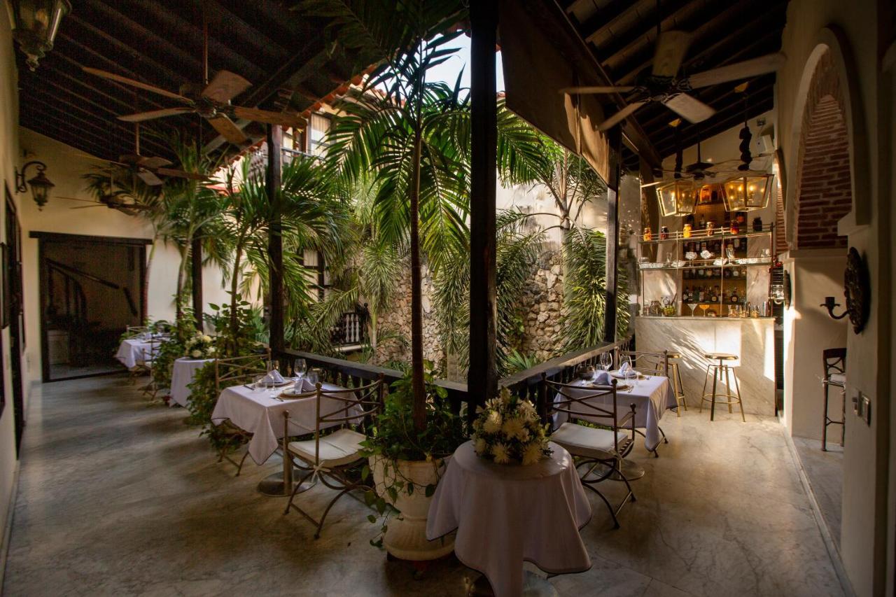 Casa de Alba Hotel Boutique, at the table