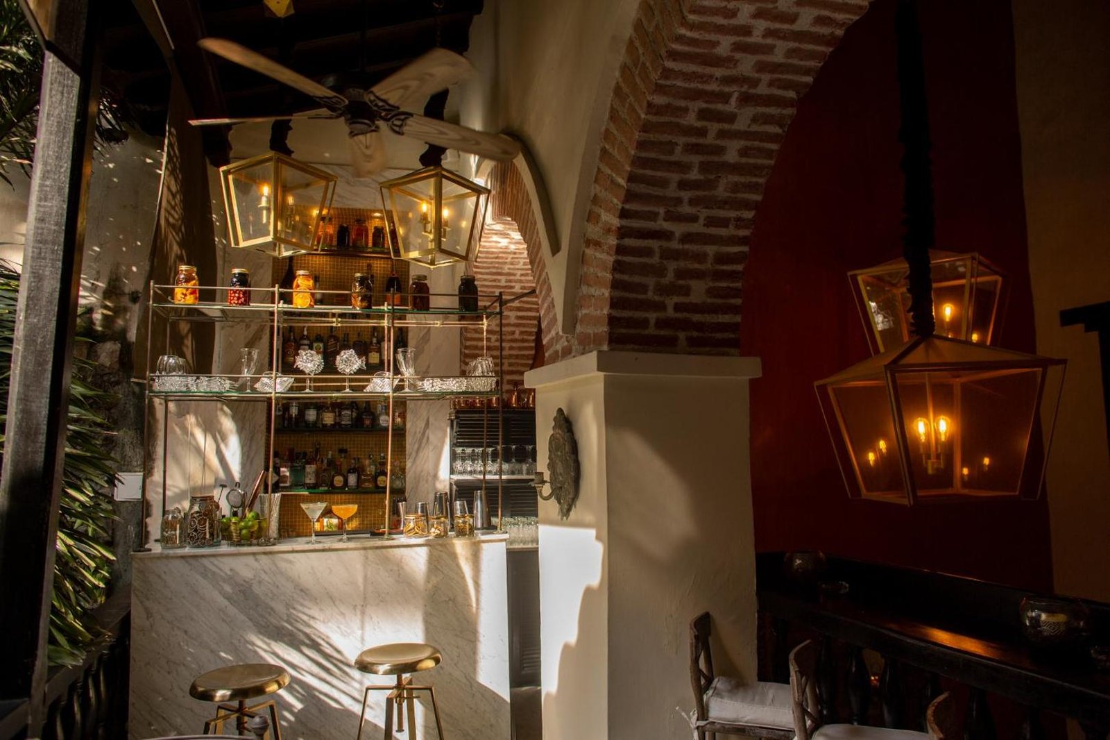 Casa de Alba Hotel Boutique, at the table