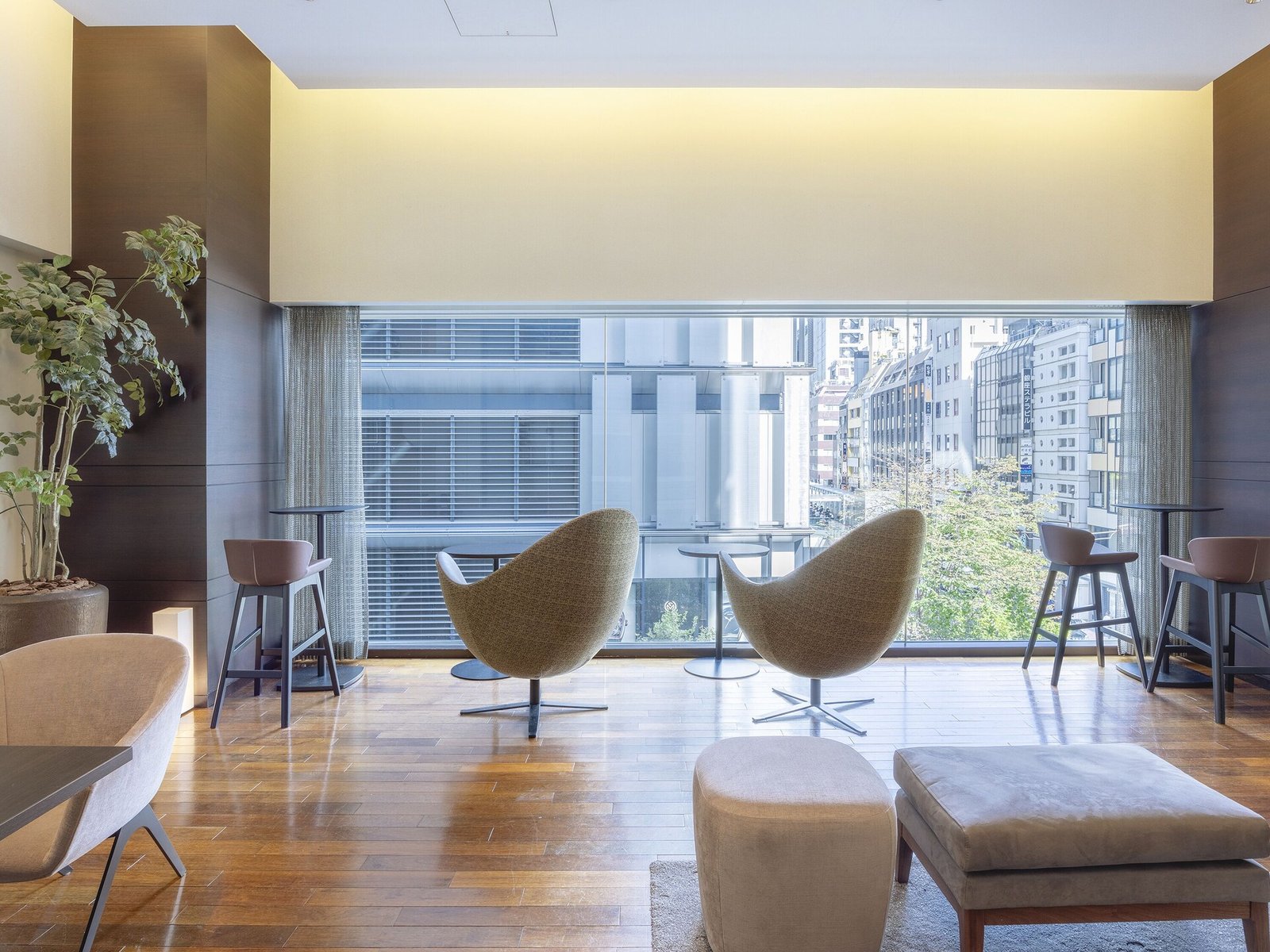 Hotel Gracery Ginza — vibe