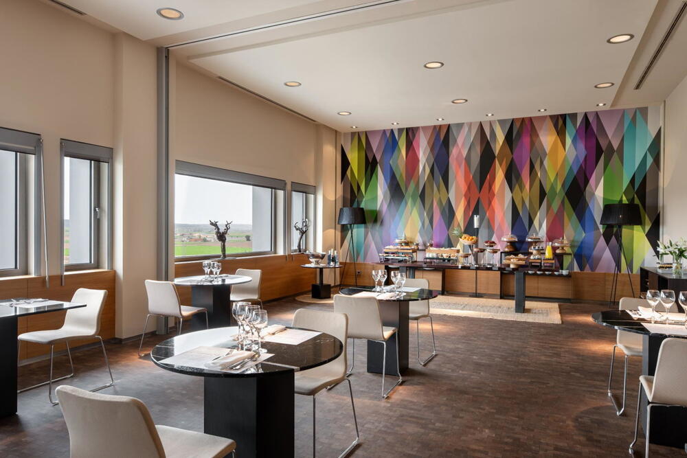 Valbusenda Hotel Bodega & Spa, at the table