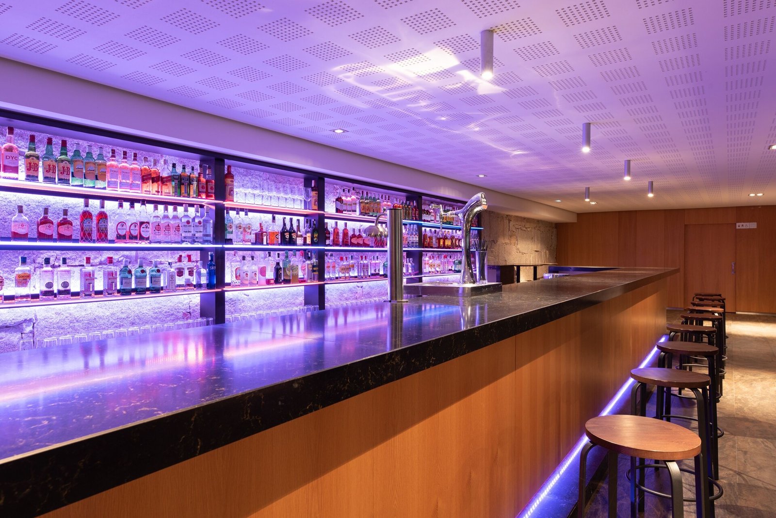 Valbusenda Hotel Bodega & Spa, at the table