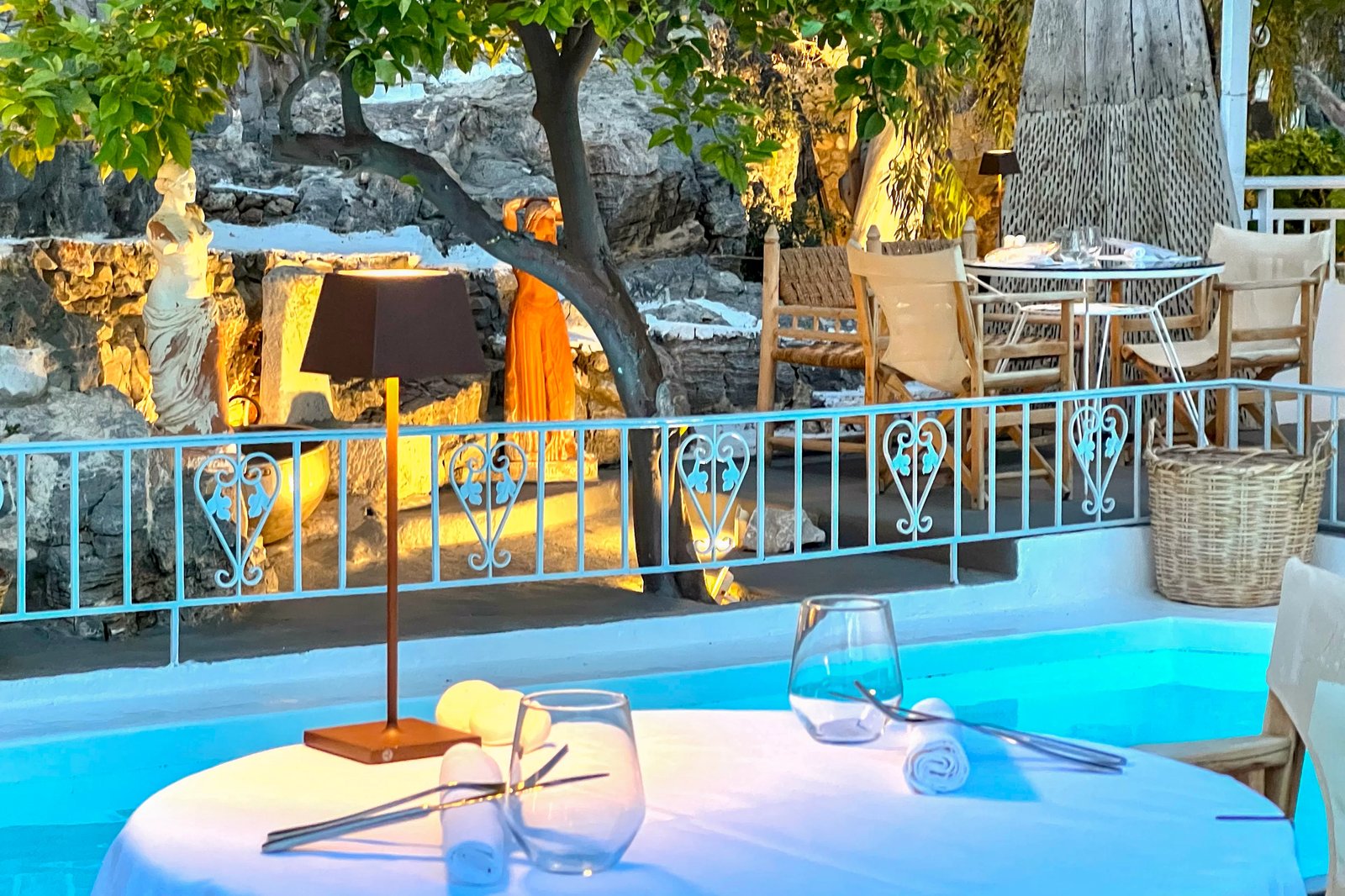 Caesars Gardens Hotel & Spa, tárate restaurant & lounge bar