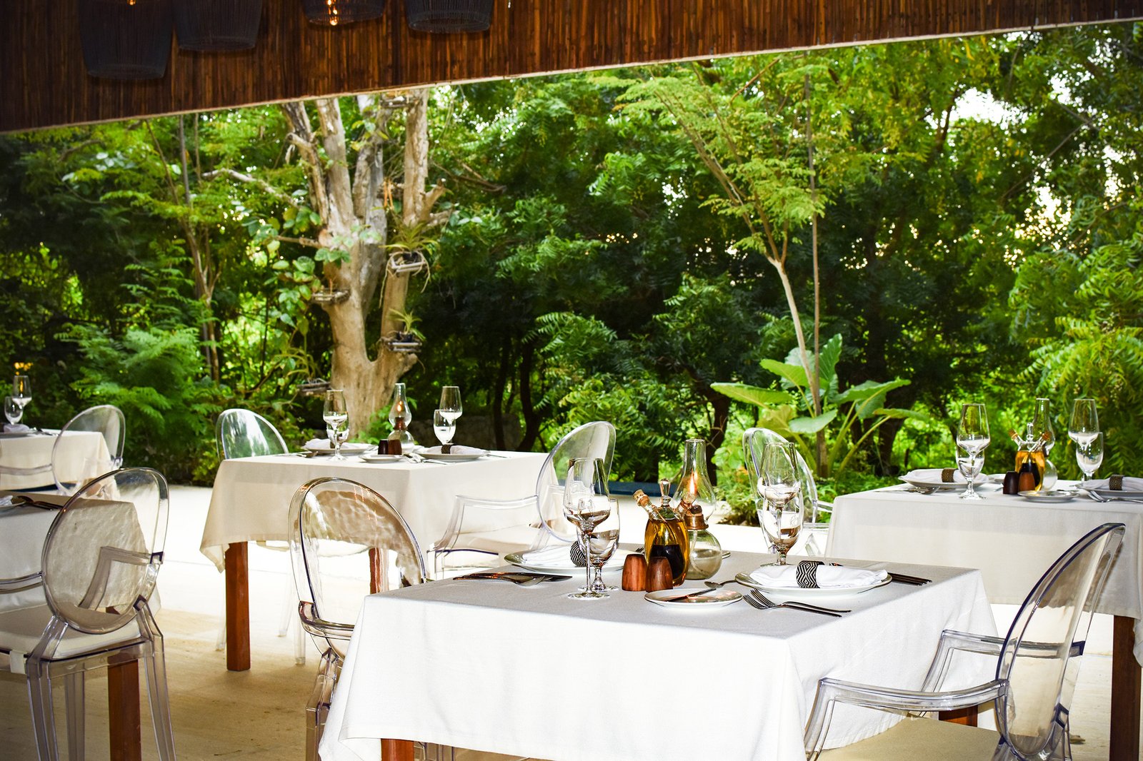 Hotel las Islas, at the table