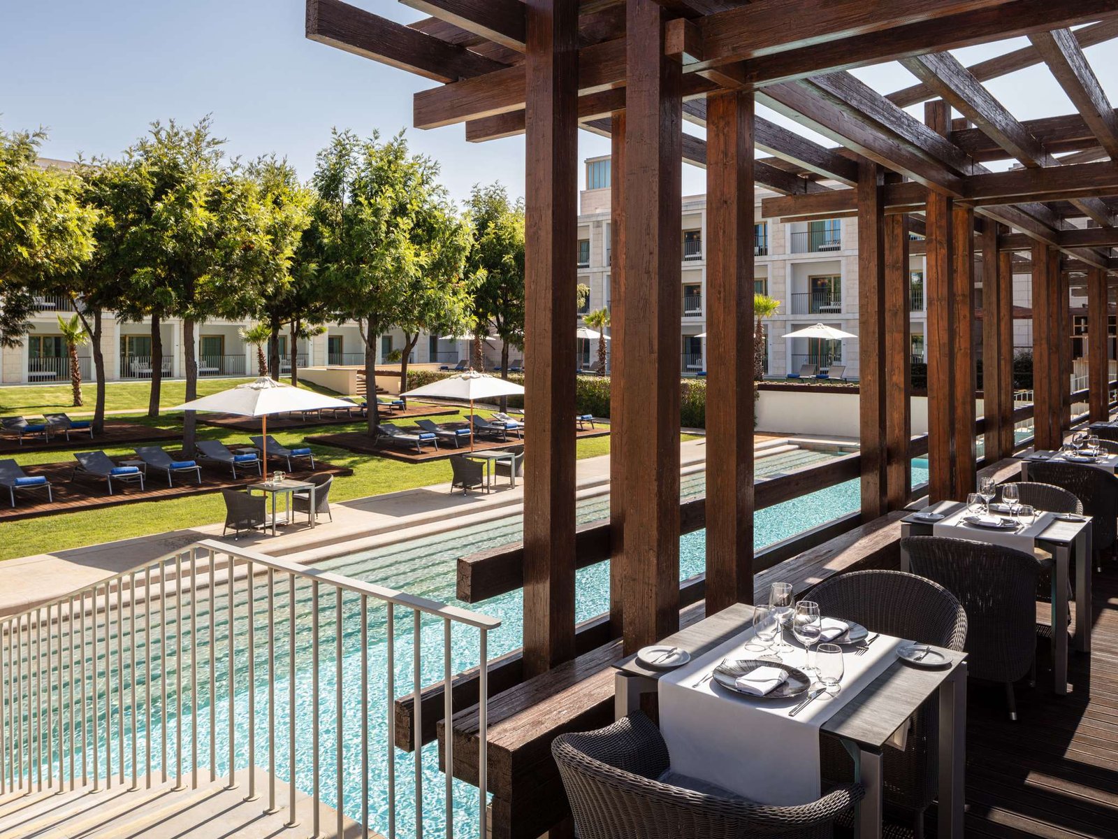 Victoria Golf Resort & Spa, Managed by Accor, at the table