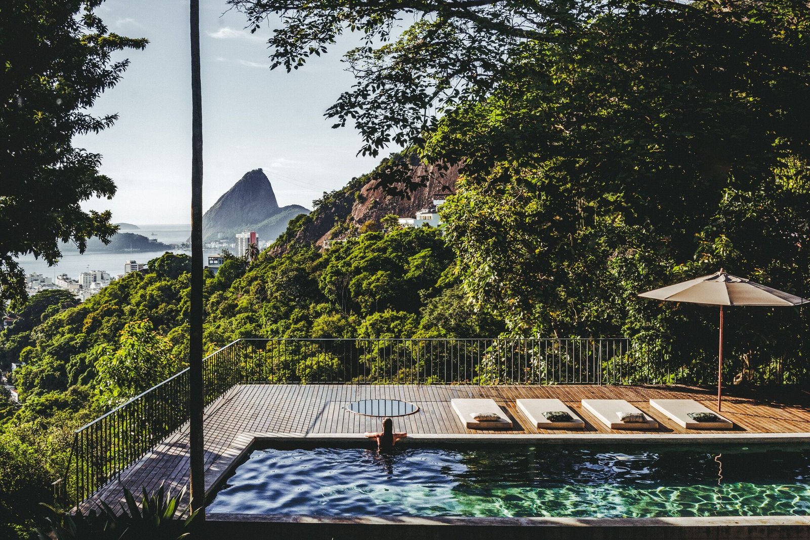 Chez Georges, the pool
