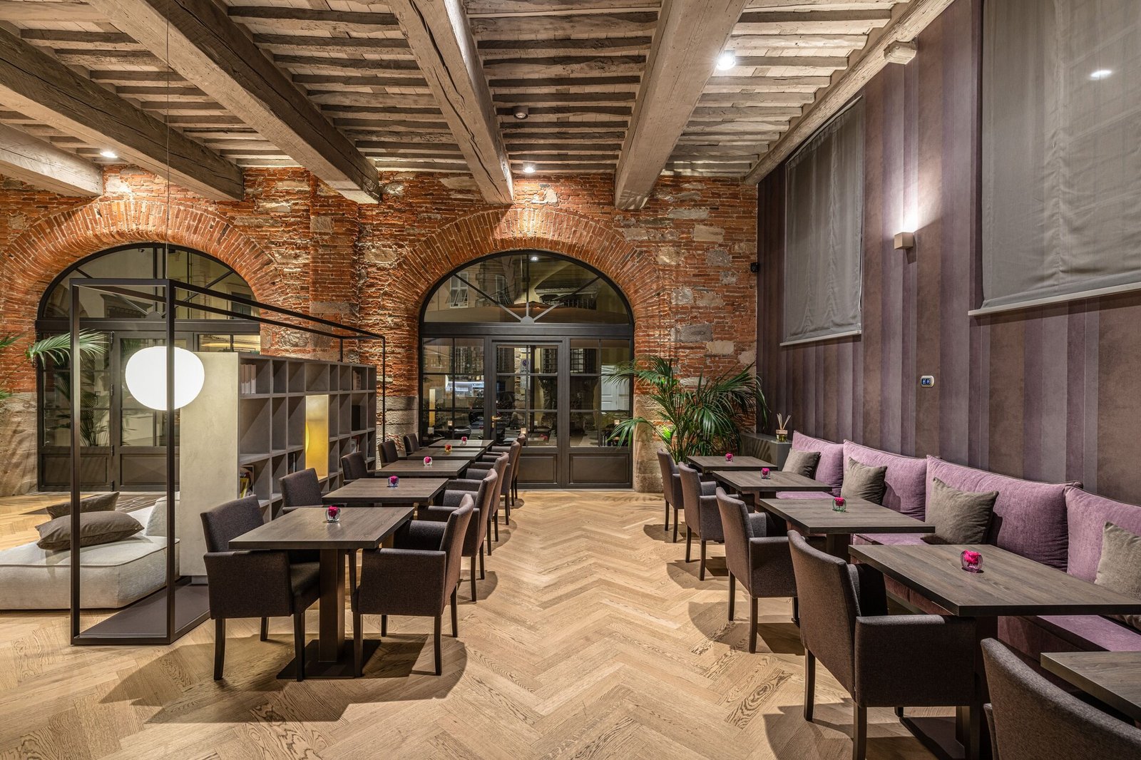 Palazzo Dipinto, breakfast room and bar
