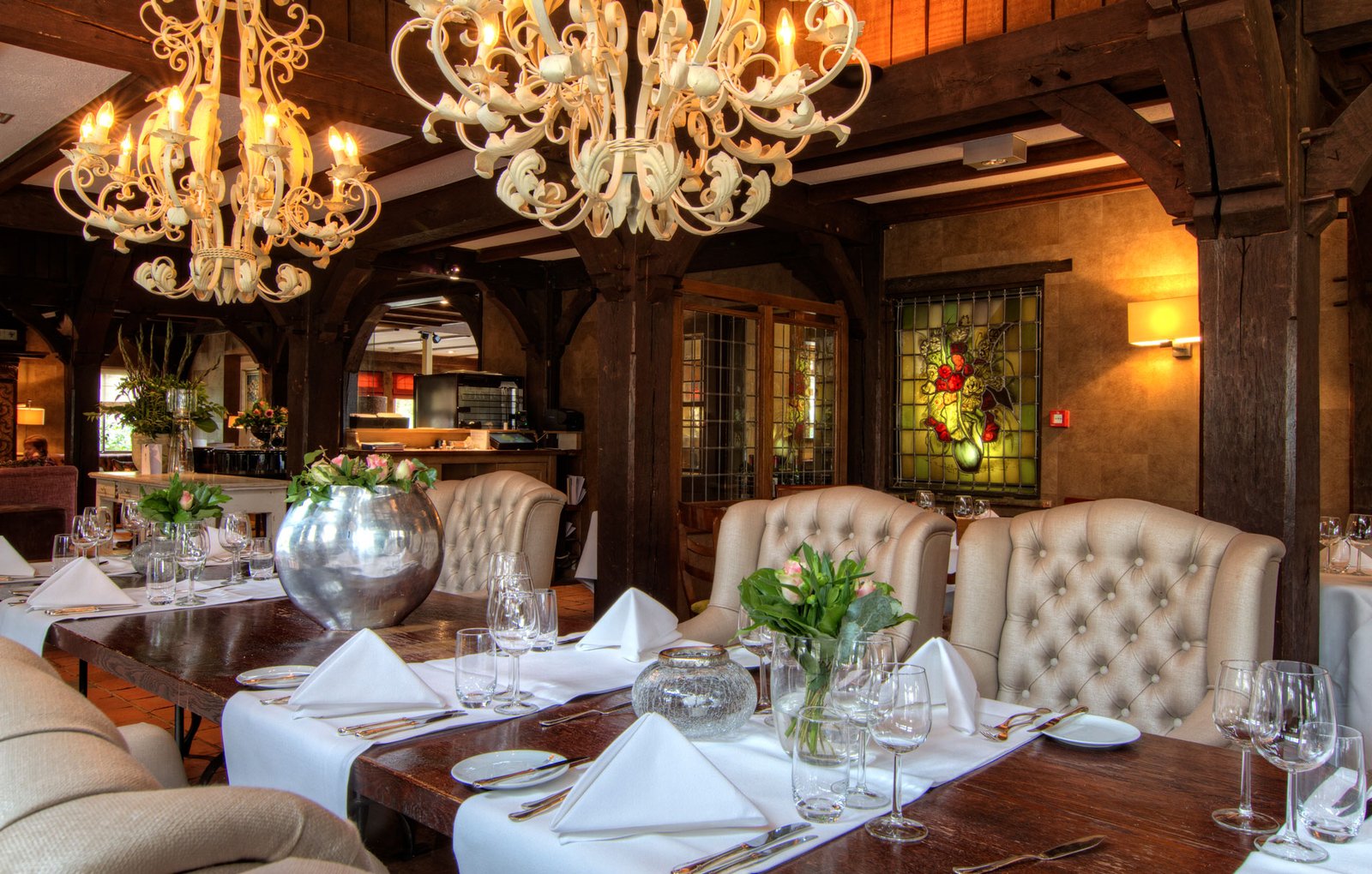 Landgoed De Holtweijde, at the table