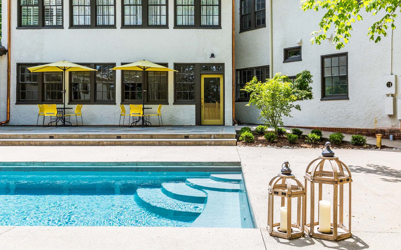 Oakhurst Inn Charlottesville, the pool