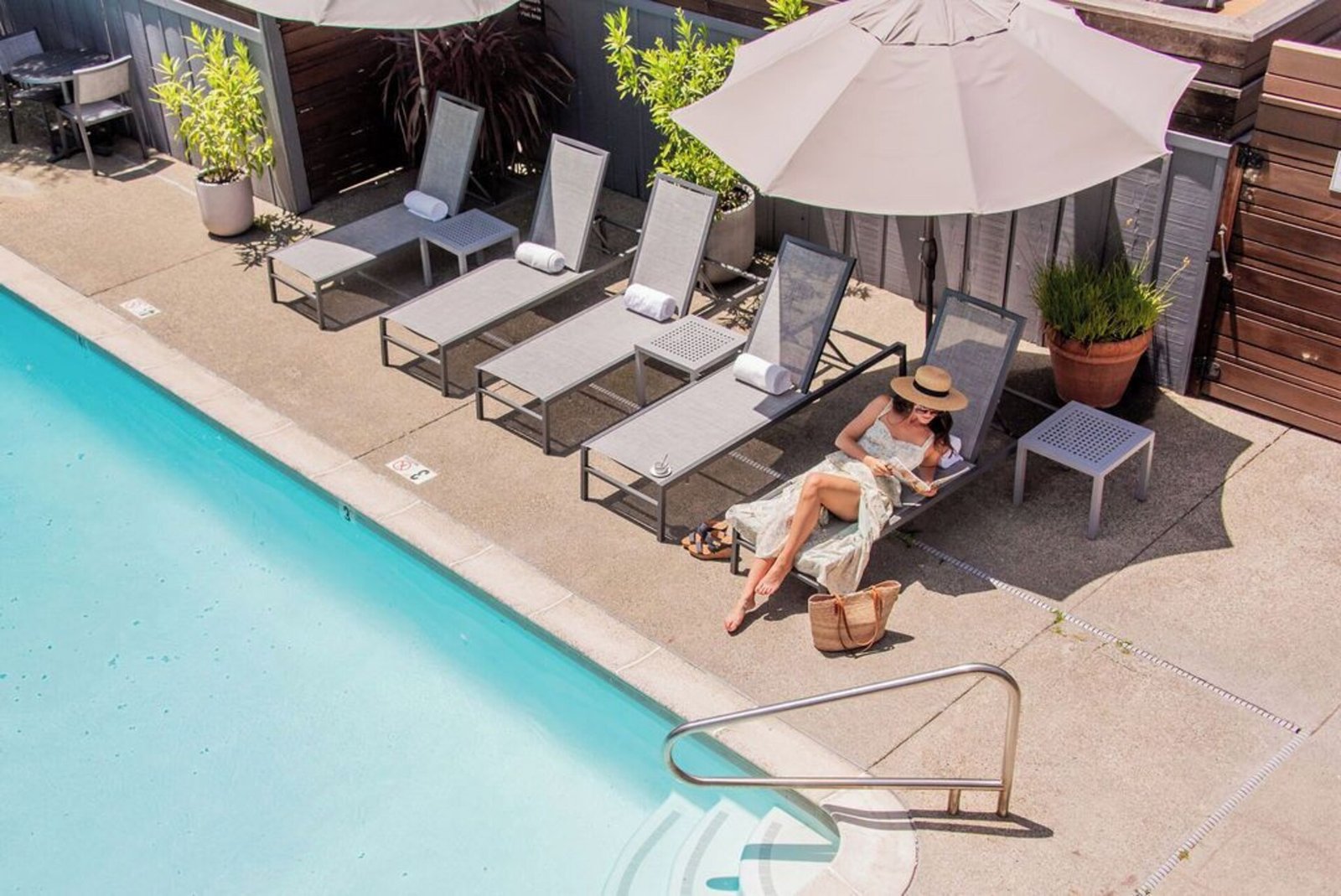 El Dorado Hotel, the pool