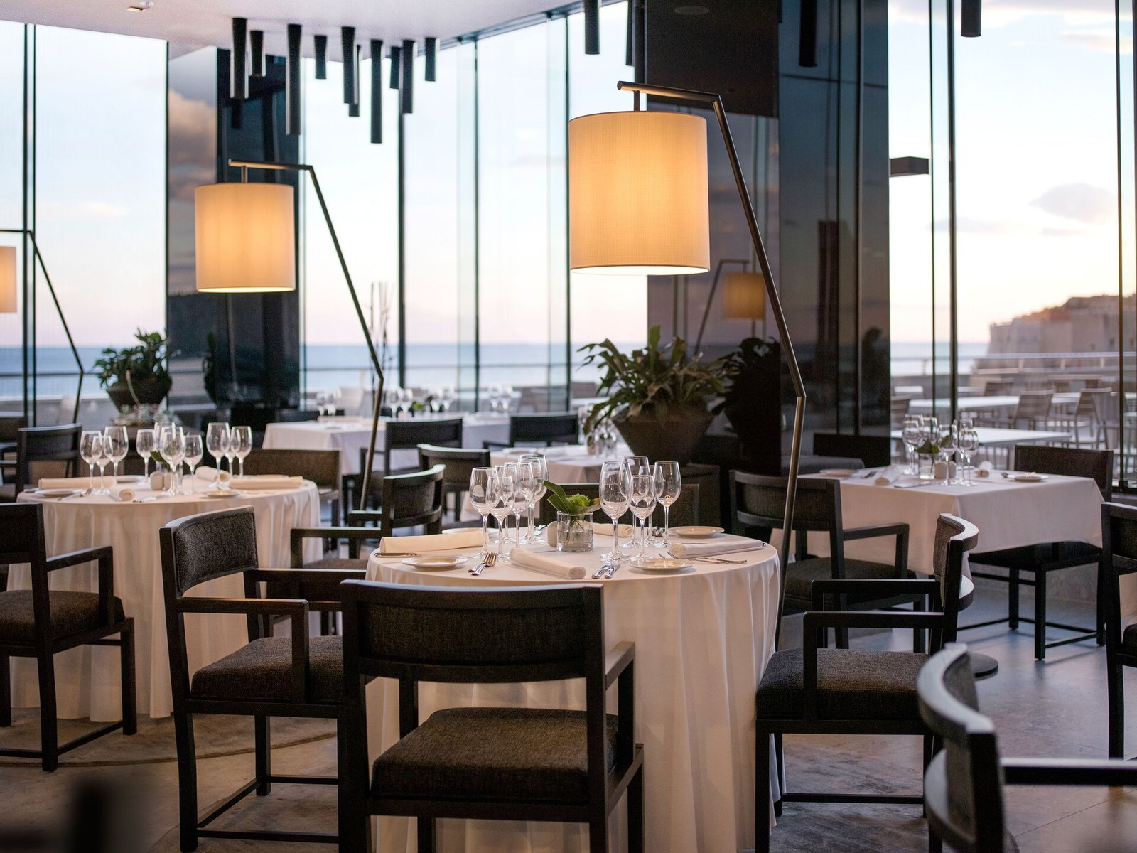 Hotel Excelsior, at the table