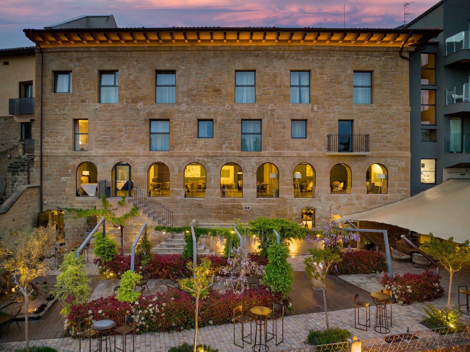 Palacio Tondon, Autograph Collection