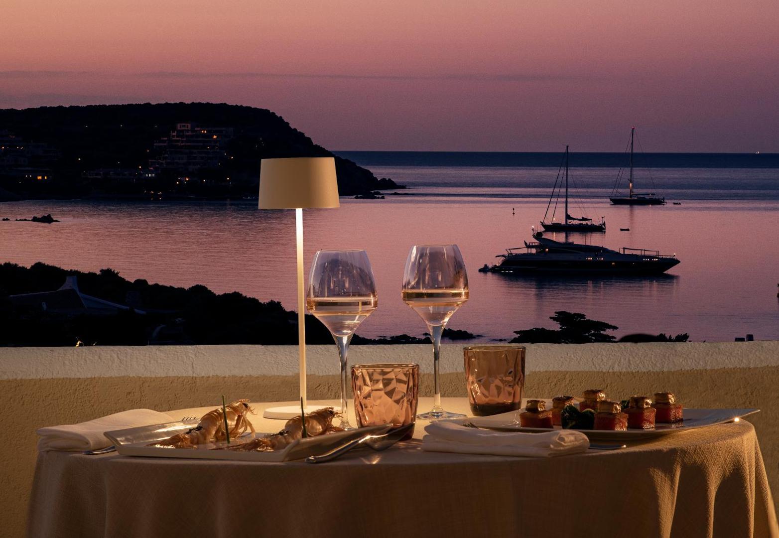 CPH | Pevero Hotel, at the table