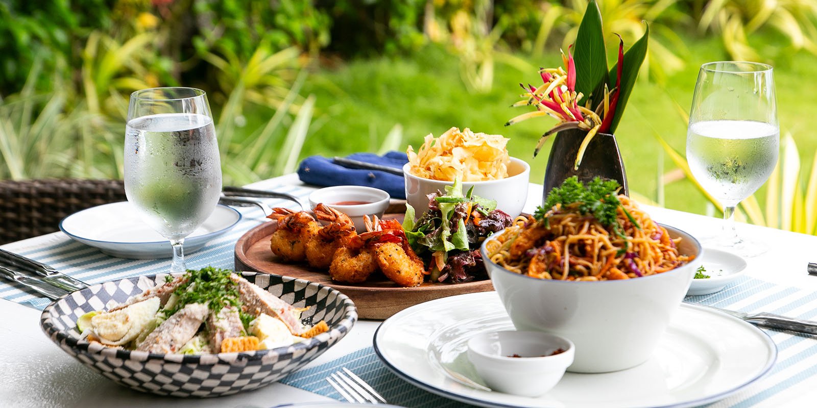 KK Beach Galle, bamboo restaurant