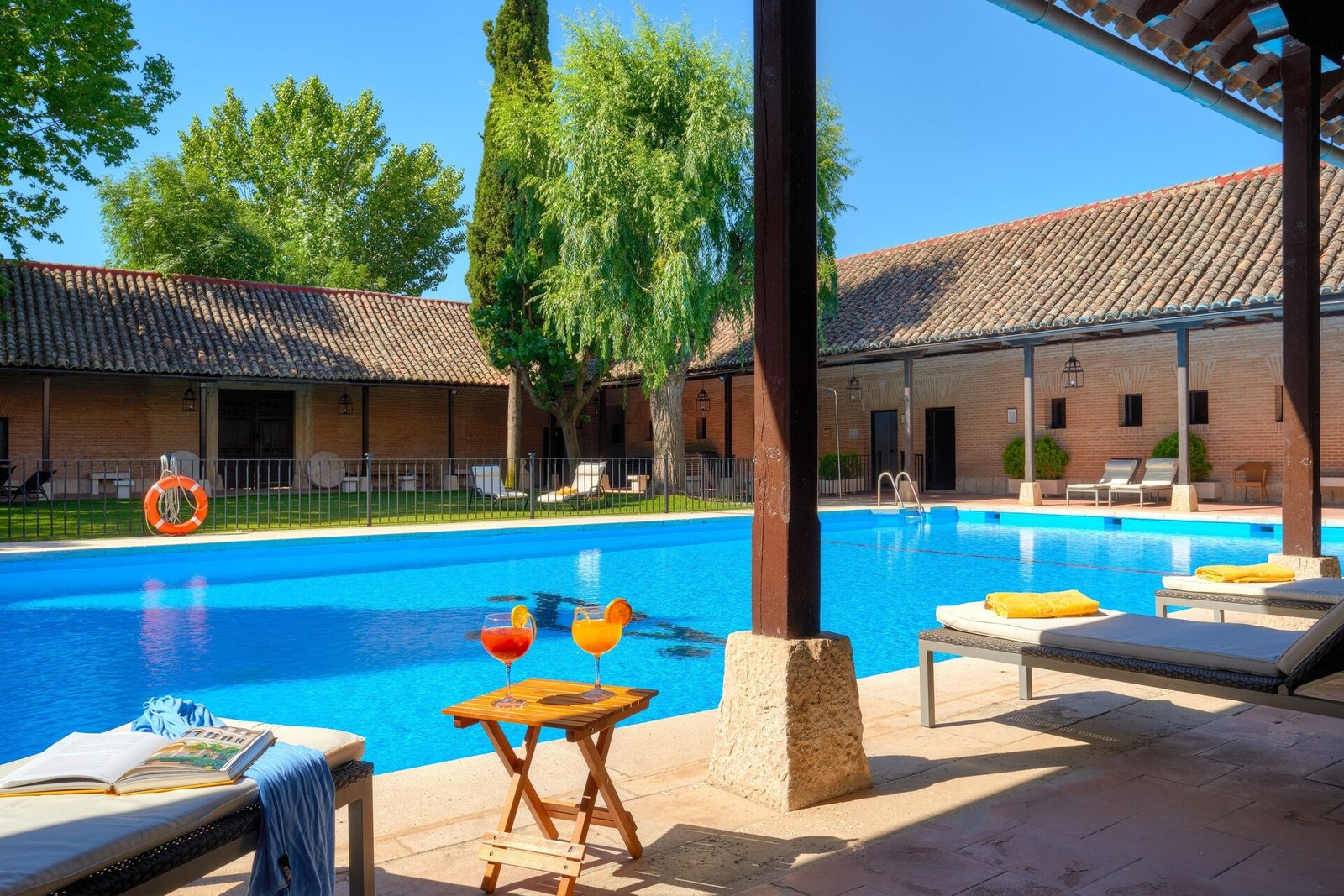 Parador de Chinchón, the pool