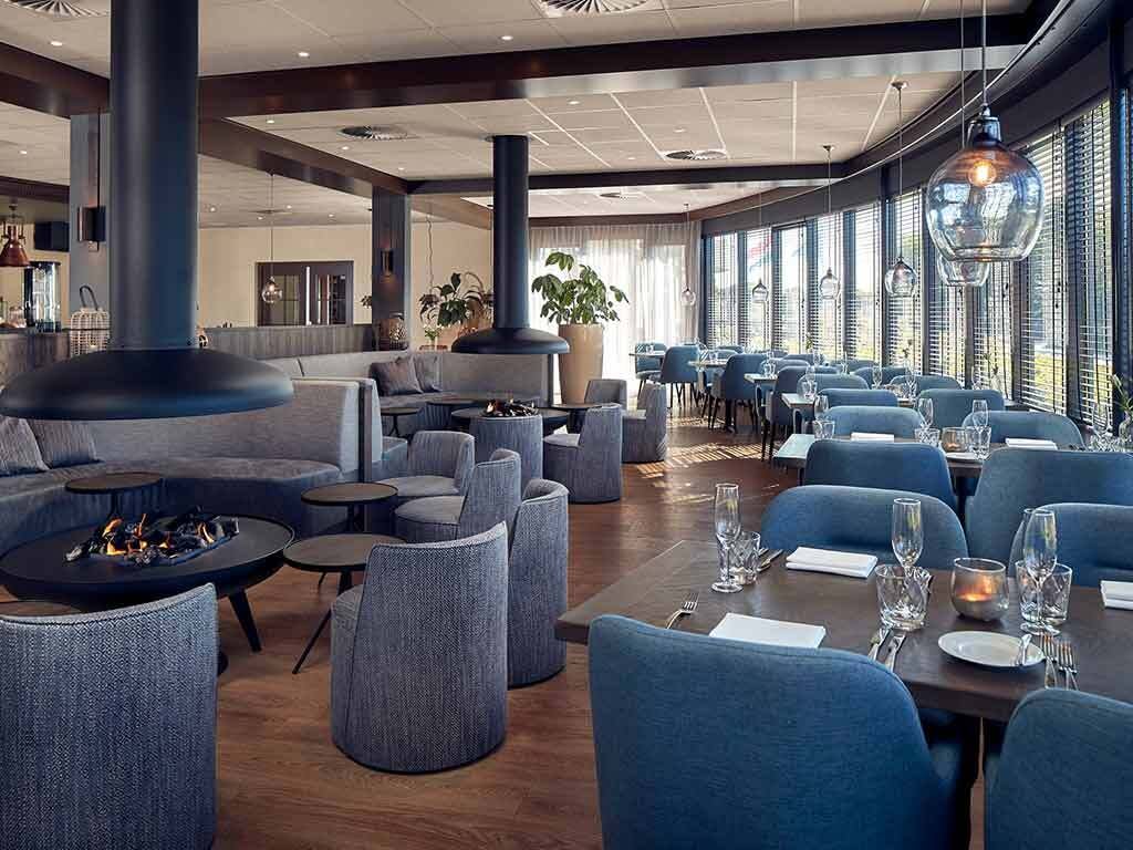 Fletcher Hotel-Restaurant Noordsee-Ameland, at the table