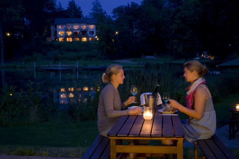 Gut Klostermühle, at the table