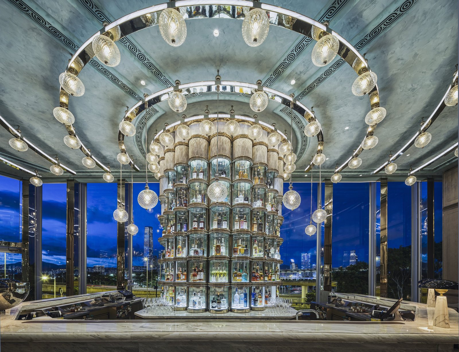 Four Seasons Hotel Hong Kong — eat & drink