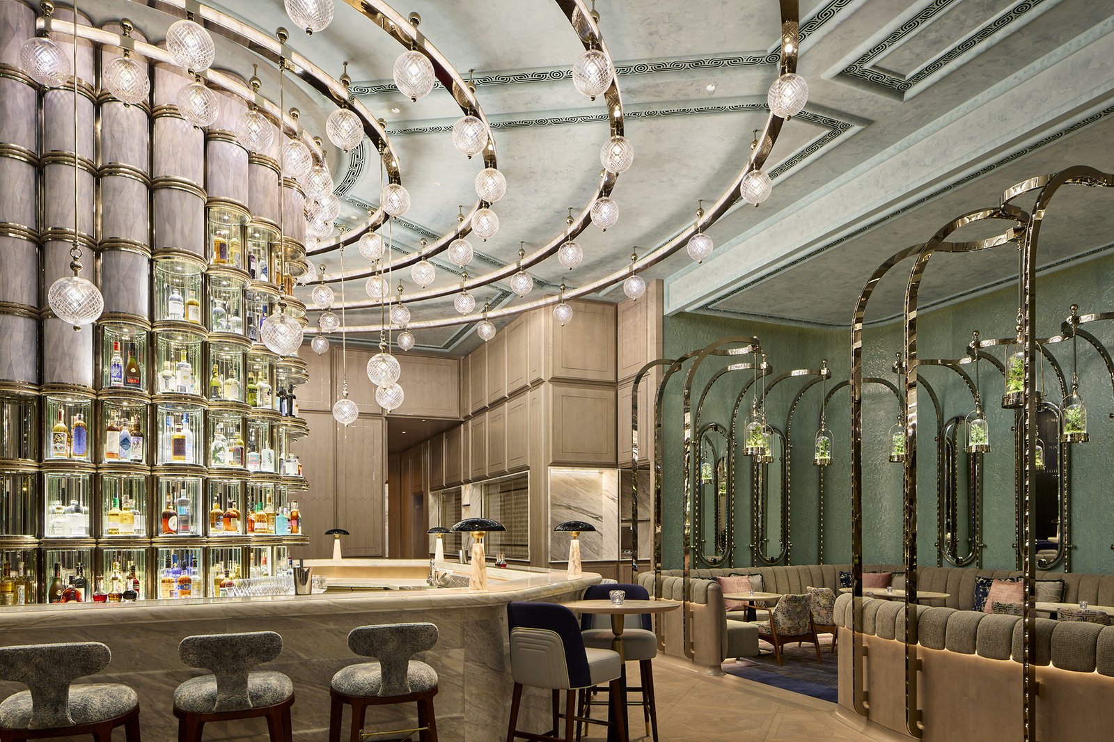 Four Seasons Hotel Hong Kong — eat & drink
