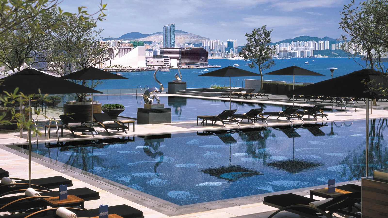Four Seasons Hotel Hong Kong — wellness