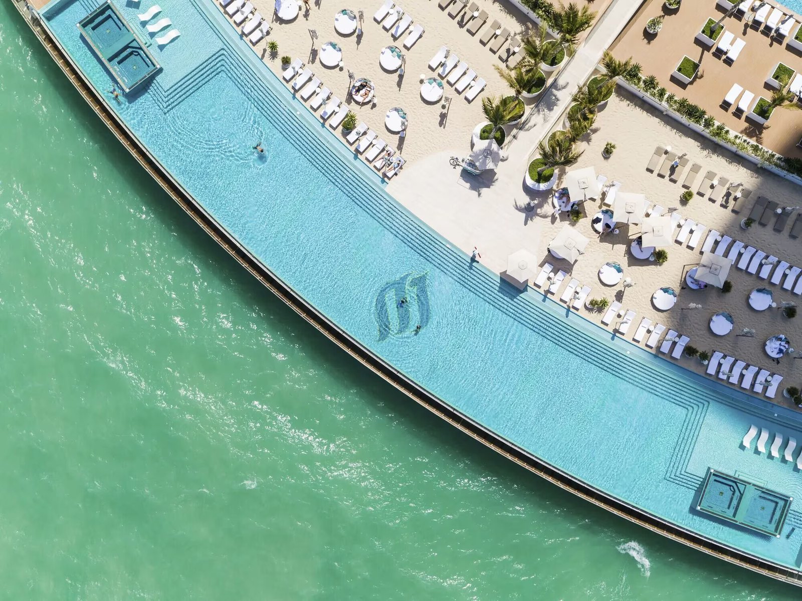 Burj Al Arab Jumeirah — vibe