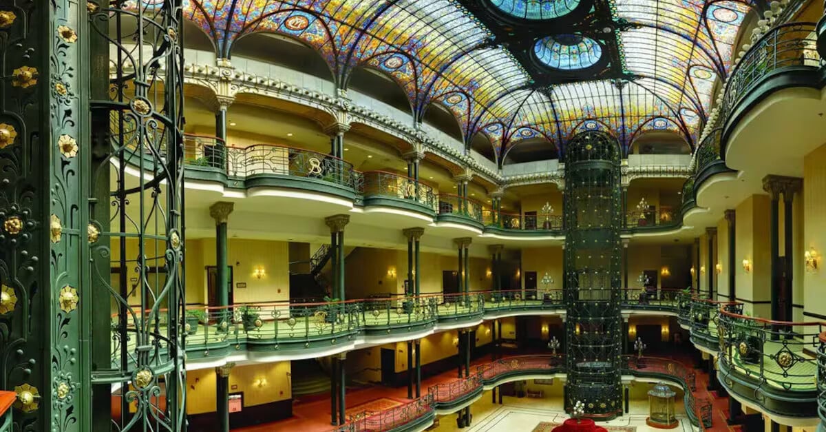 Gran Hotel Ciudad de México — backstory