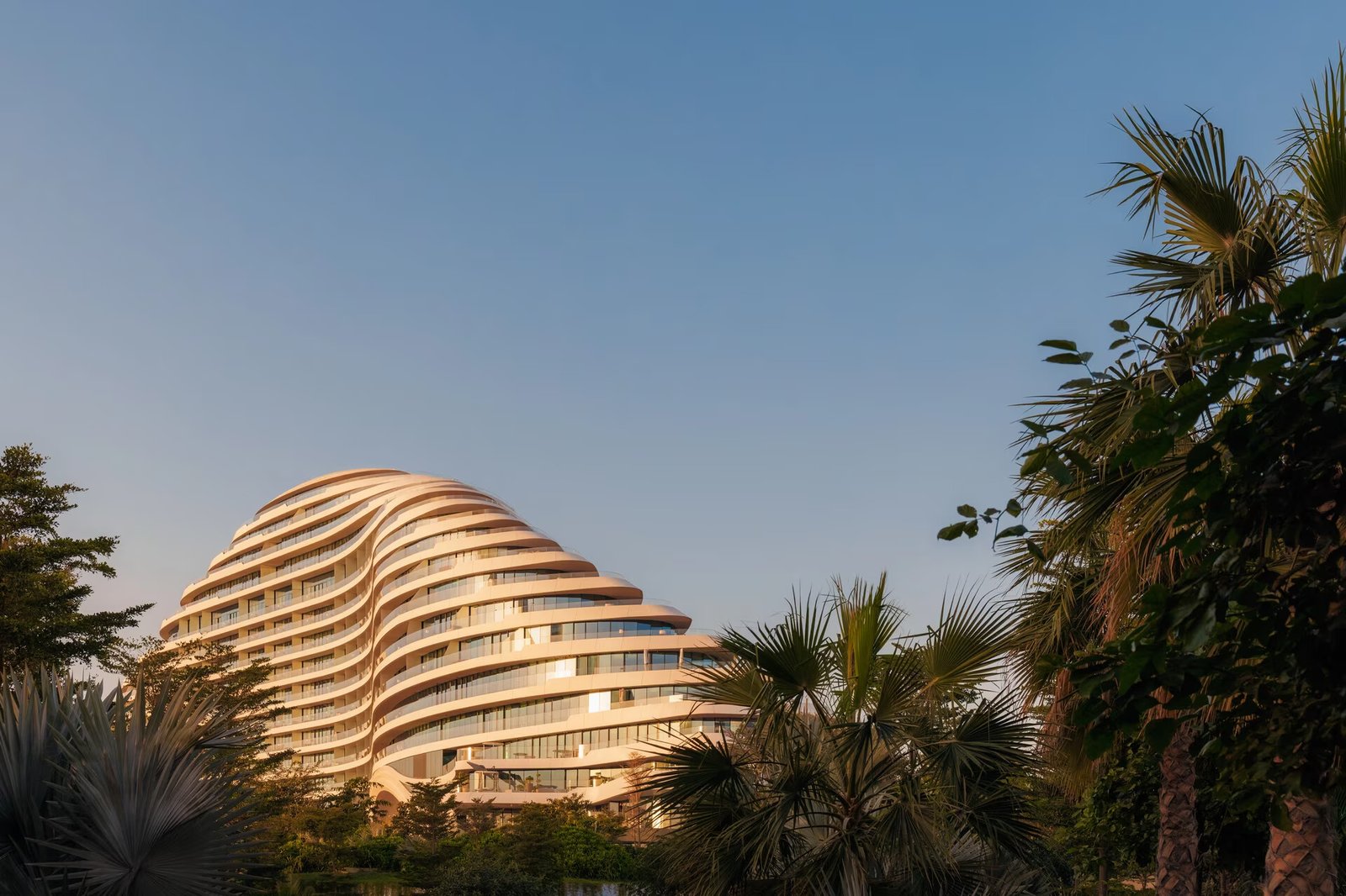 Jumeirah Marsa Al Arab — backstory
